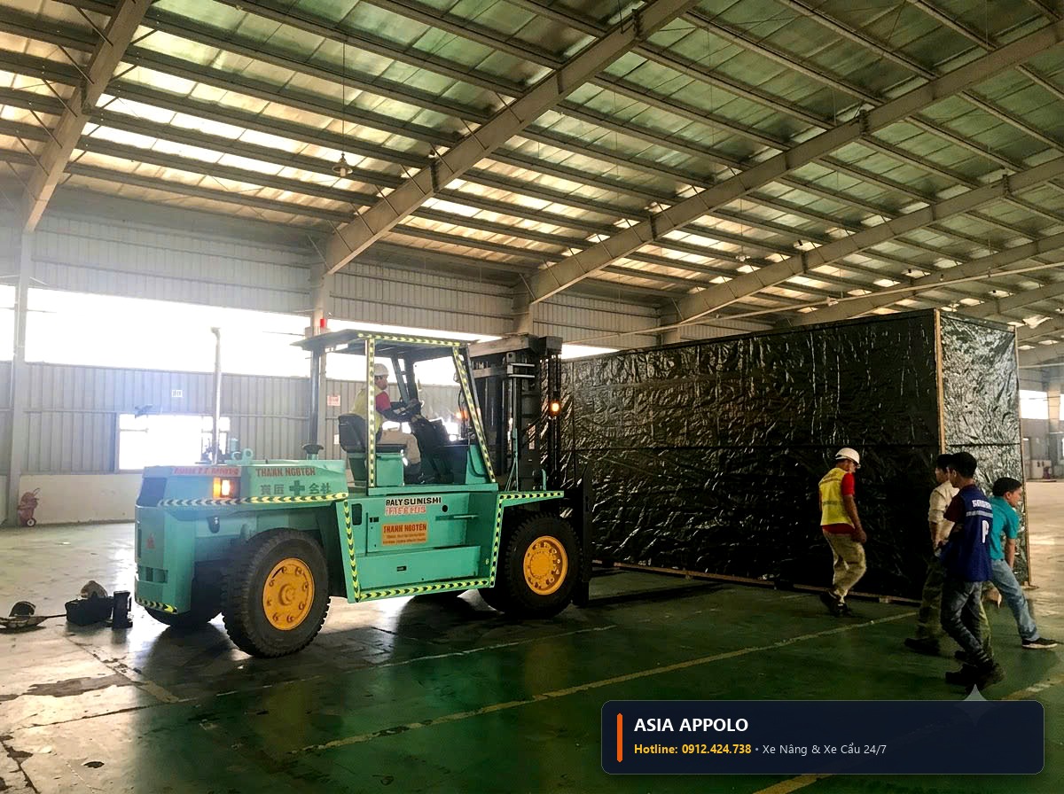Hình ảnh thực tế dịch vụ xe nâng hàng nặng Asia Appolo điều vận và định vị bệ máy CNC siêu trọng phục vụ dự án tại KKT Nghi Sơn - Lễ Môn Thanh Hóa