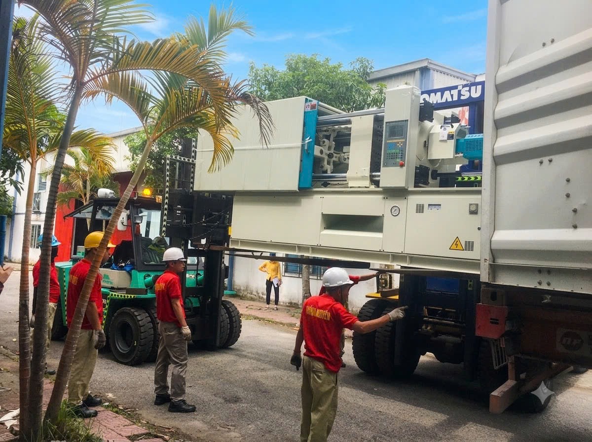 rút máy ép nhựa LK Potenza PT250 ra khỏi sàn xe container an toàn tại KCN Lam Sơn - Sao Vàng Thanh Hóa 1 - ASIA-APPOLO
