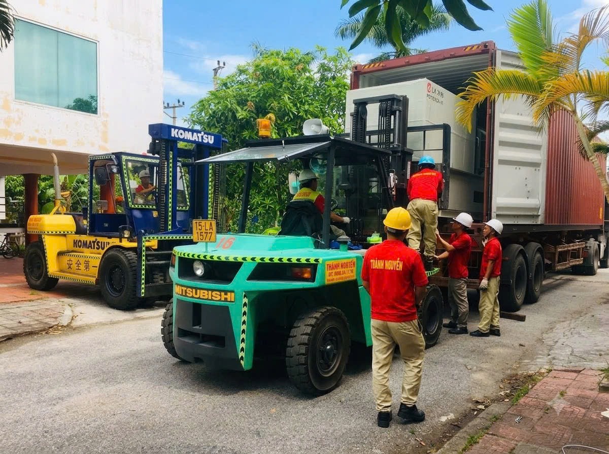 hạ đặt máy ép LK Potenza PT250 xuống gỗ tà vẹt nghiệm thu an toàn tại KCN Lam Sơn - Sao Vàng Thanh Hóa 1 - ASIA-APPOLO